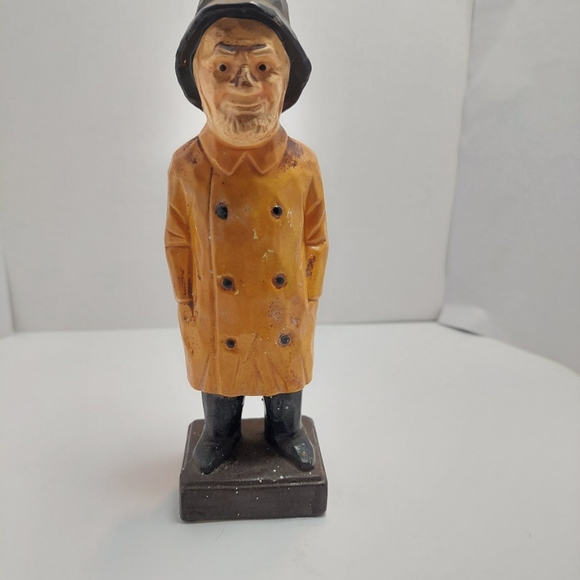 Vintage Fisherman ceramic figurine. - Picture 2 of 4